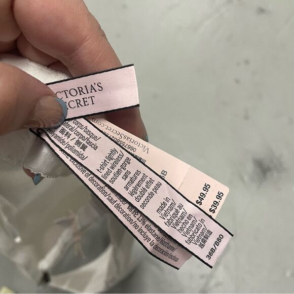 NWT Victoria’s Secret T Shirt Lightly Lined Wireless White Bra Size 36B - Picture 6 of 6